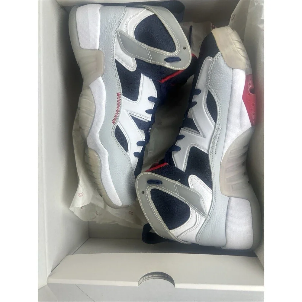 Men’s 9.5 Jordan Jumpman Two Trey sneakers White/Midnight Navy/University Red